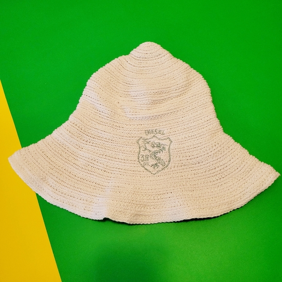 Vintage Diesel white knitted bucket hats caps,  made in Italy - Picture 2 of 5